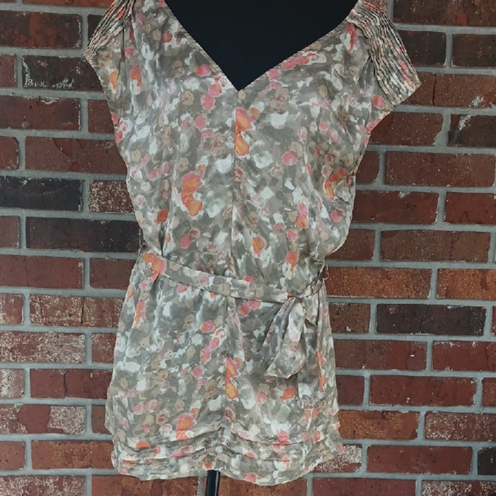 SPECIAL 2/$25 Banana Republic Silk Tunic